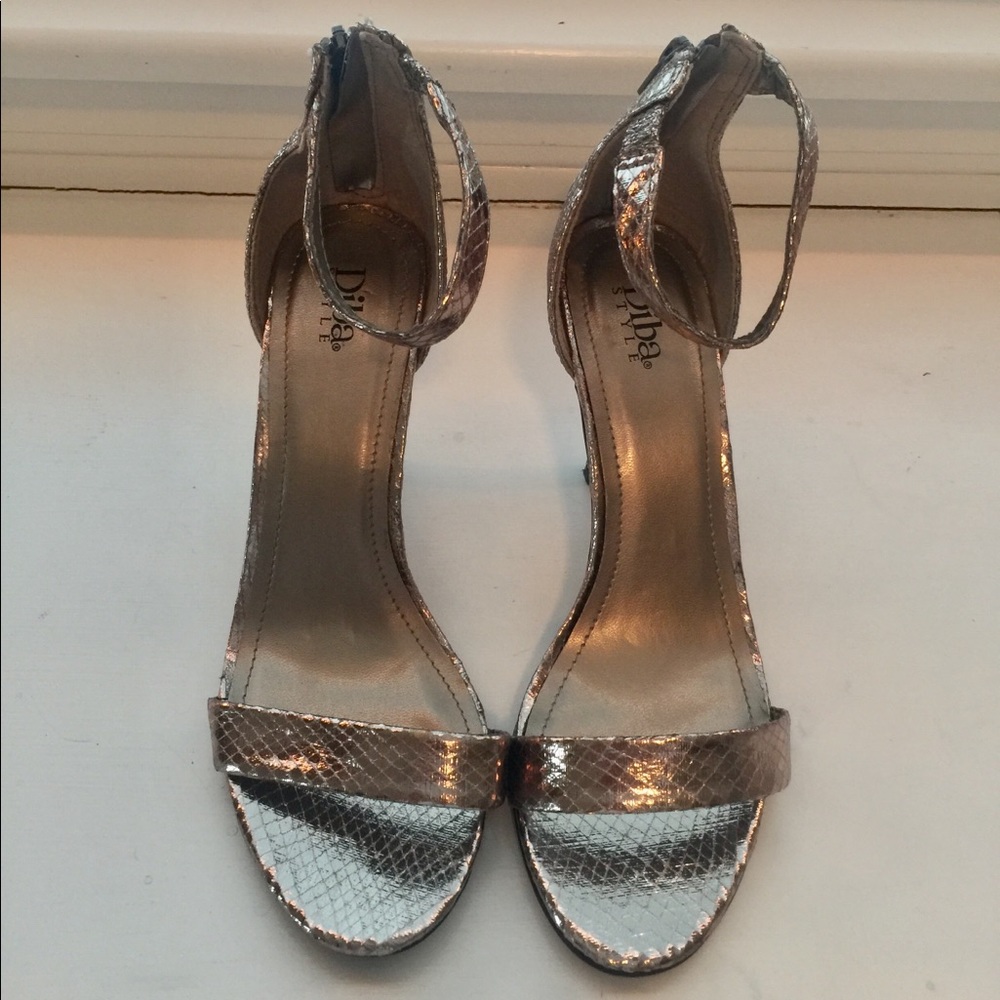 Diba Silver Strappy Snakeskin Heels Size 7.5